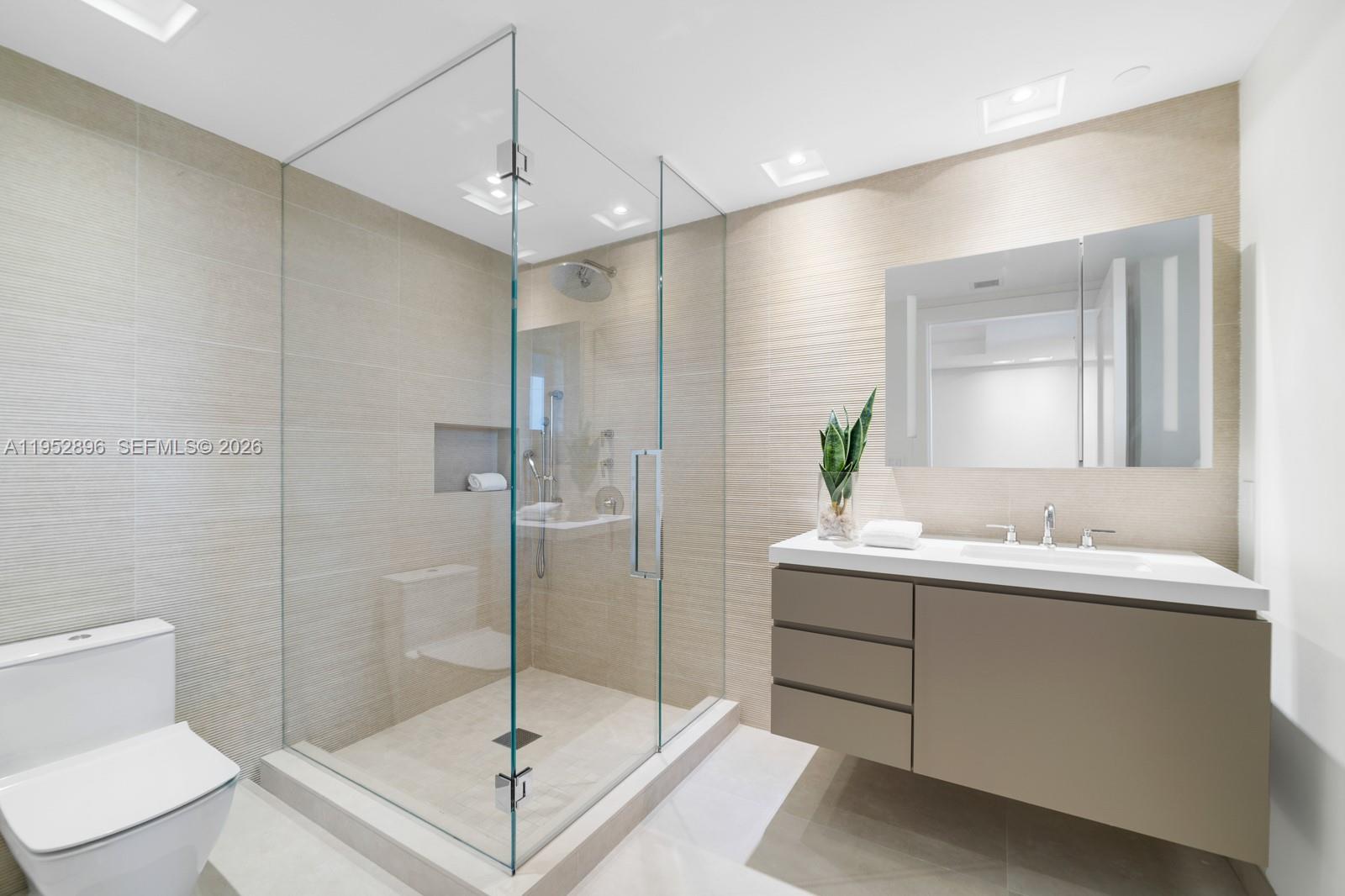 3535 Hiawatha Ave #403 Miami, FL 33133