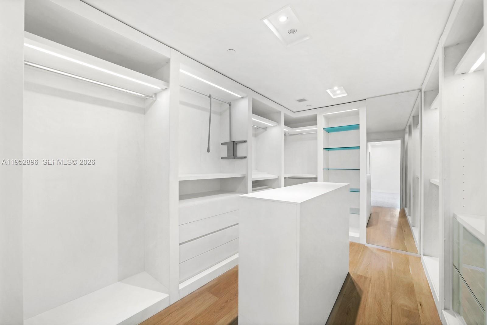 3535 Hiawatha Ave #403 Miami, FL 33133