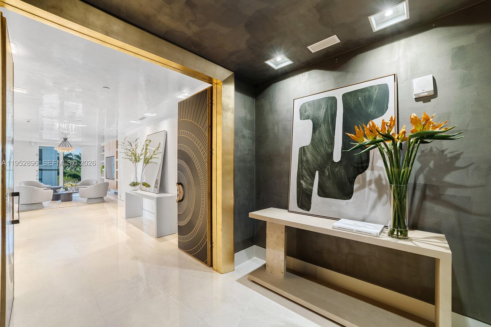 3535 Hiawatha Ave #403 Miami, FL 33133