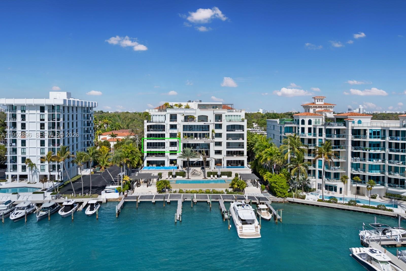 3535 Hiawatha Ave #403 Miami, FL 33133