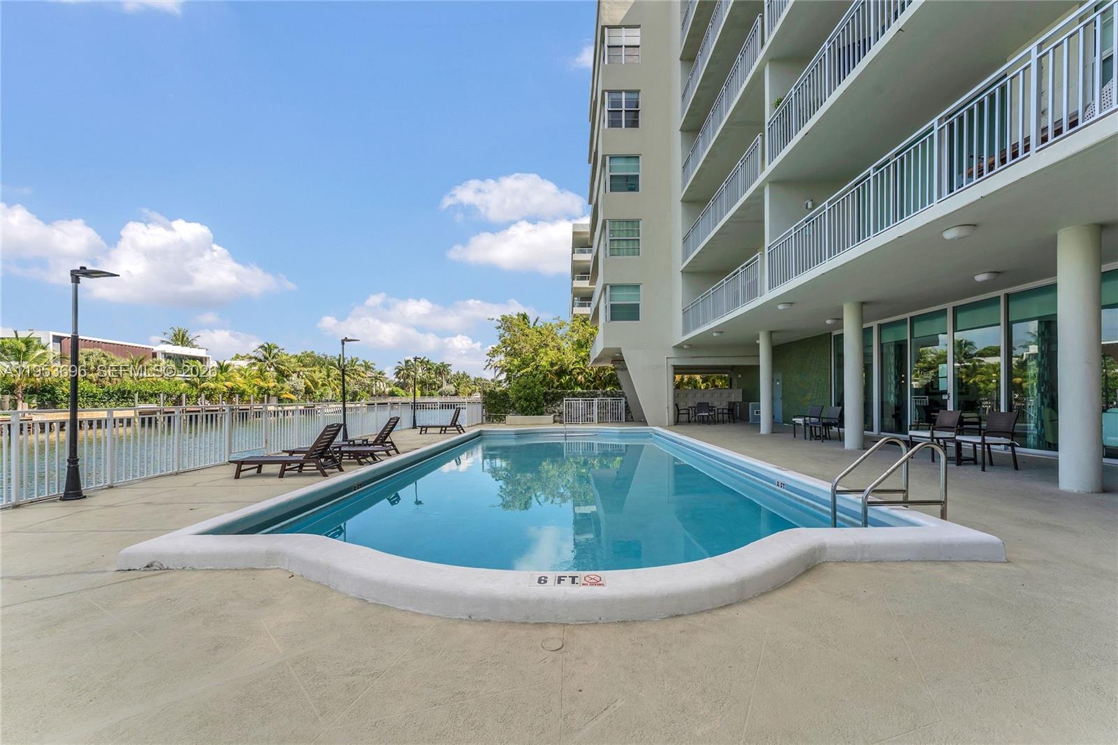 9500 W Bay Hbr Dr #7H Bay Harbor Islands, FL 33154