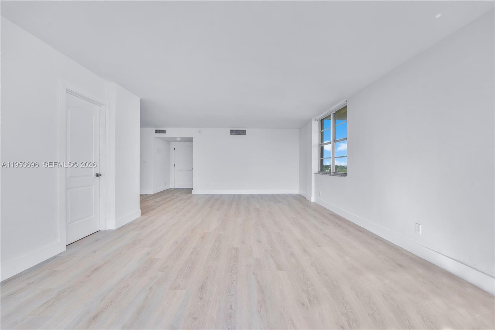 9500 W Bay Hbr Dr #7H Bay Harbor Islands, FL 33154