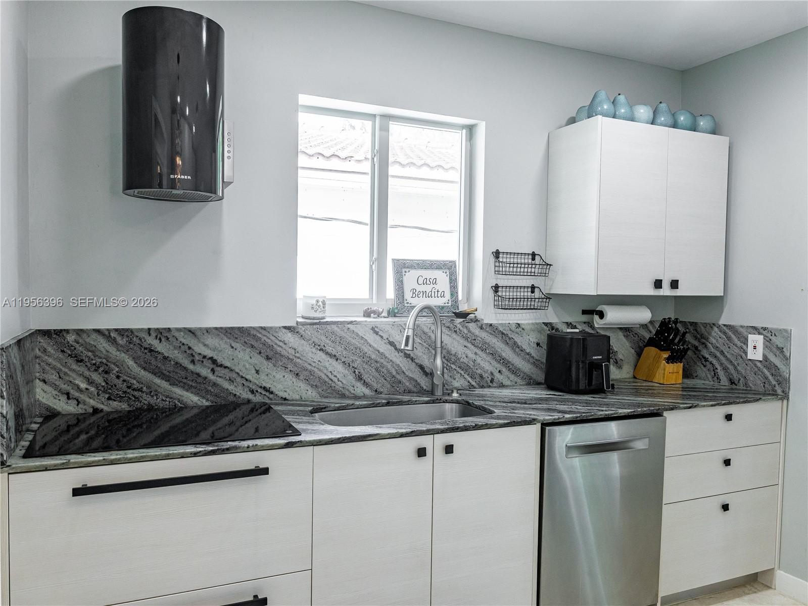 9117 Carlyle Ave Surfside, FL 33154