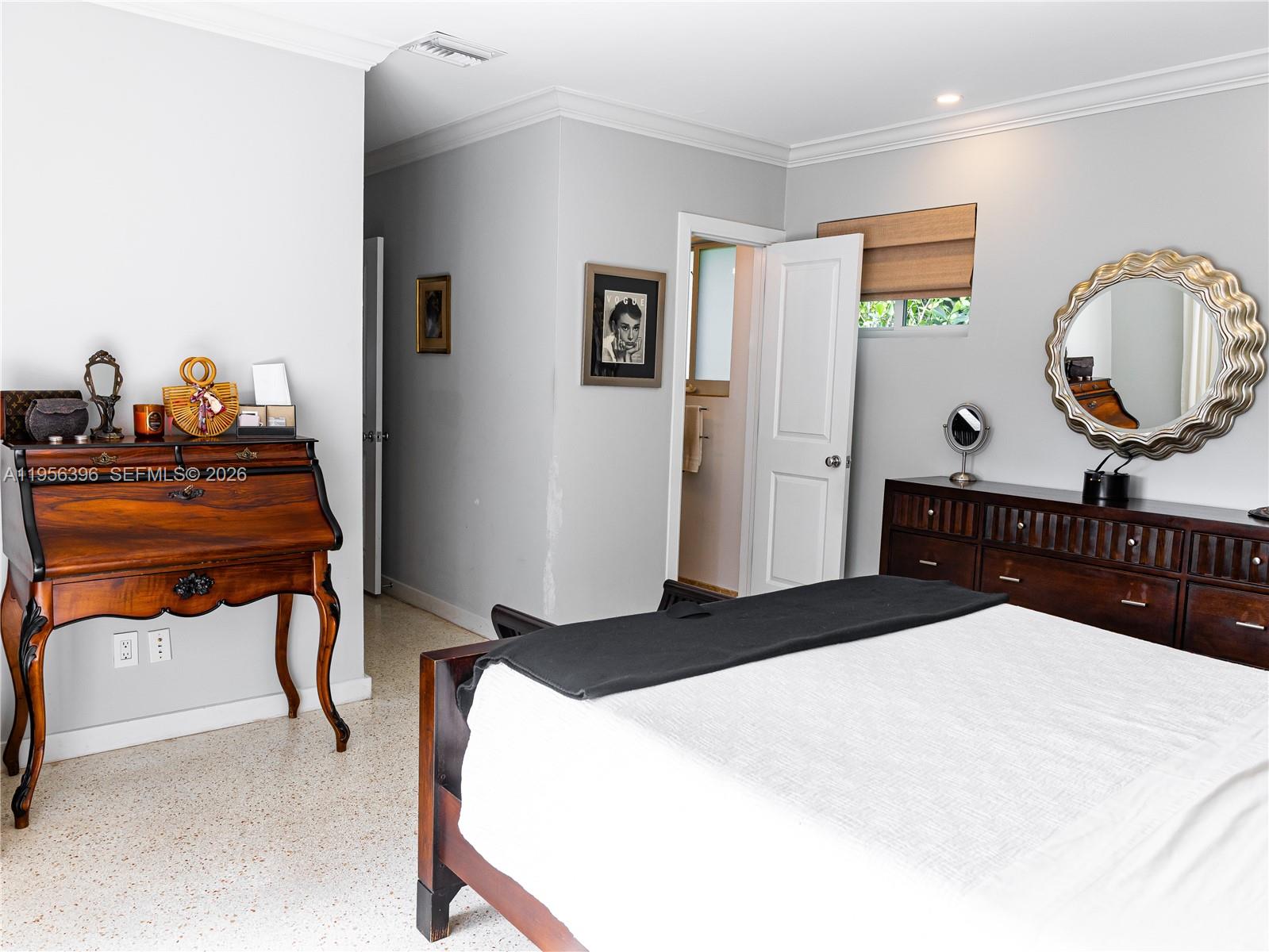 9117 Carlyle Ave Surfside, FL 33154