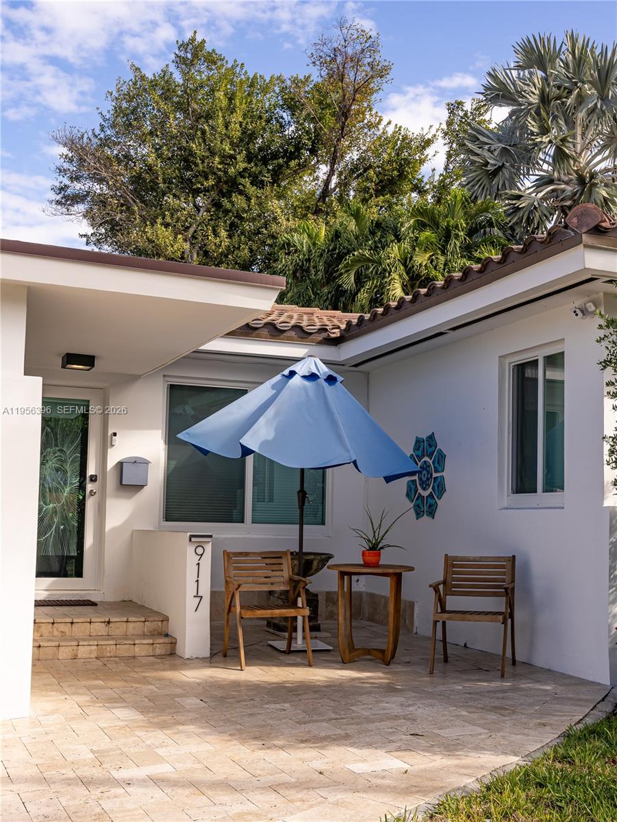 9117 Carlyle Ave Surfside, FL 33154