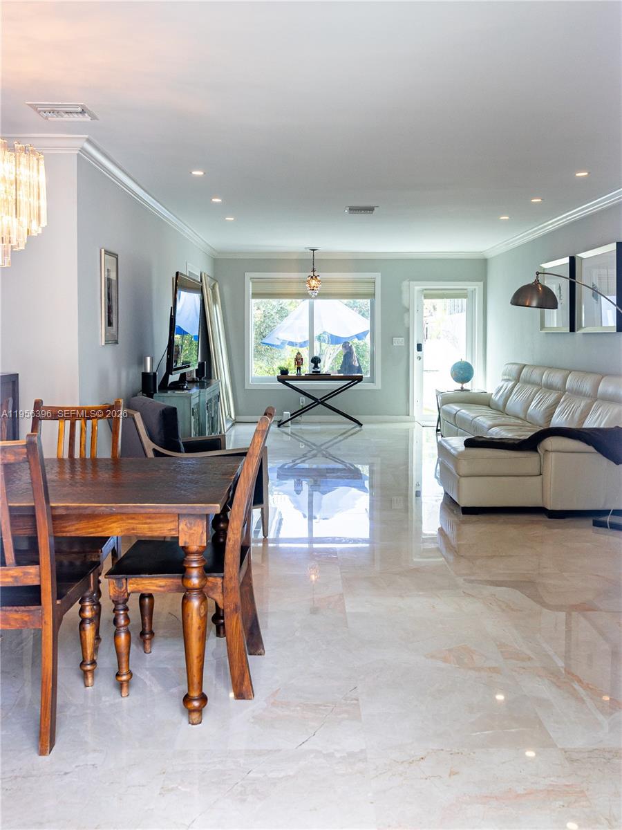 9117 Carlyle Ave Surfside, FL 33154