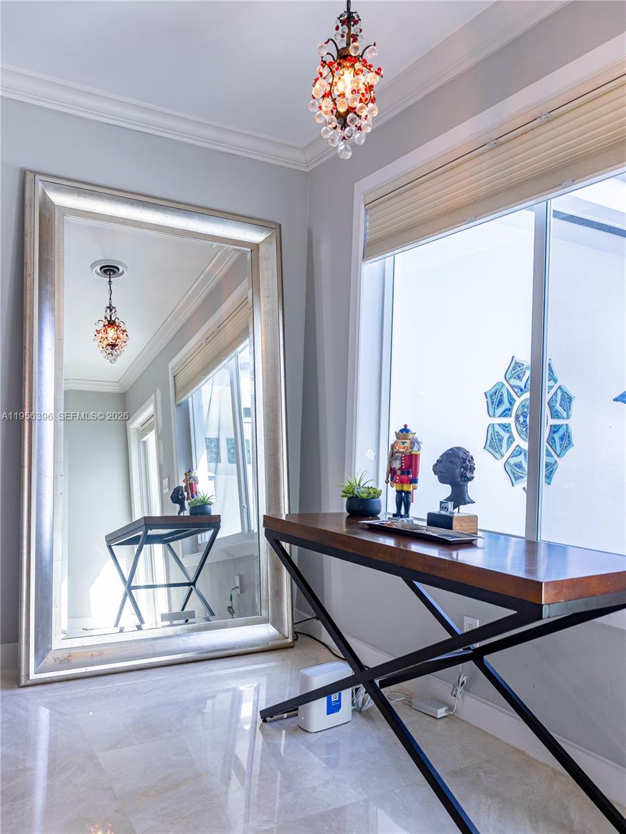 9117 Carlyle Ave Surfside, FL 33154