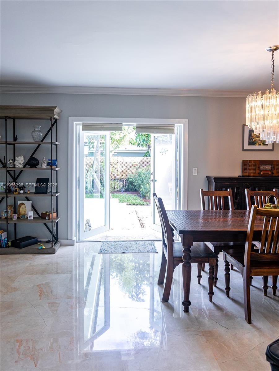 9117 Carlyle Ave Surfside, FL 33154