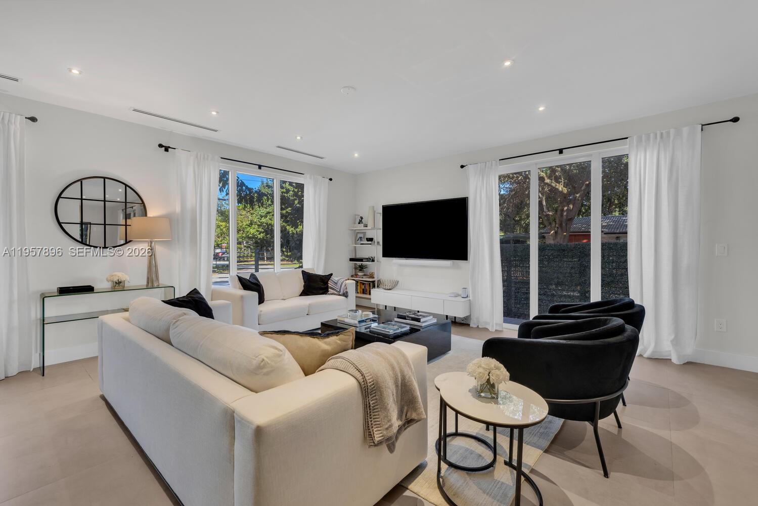 2851 SW 33rd Ct #2851 Miami, FL 33133