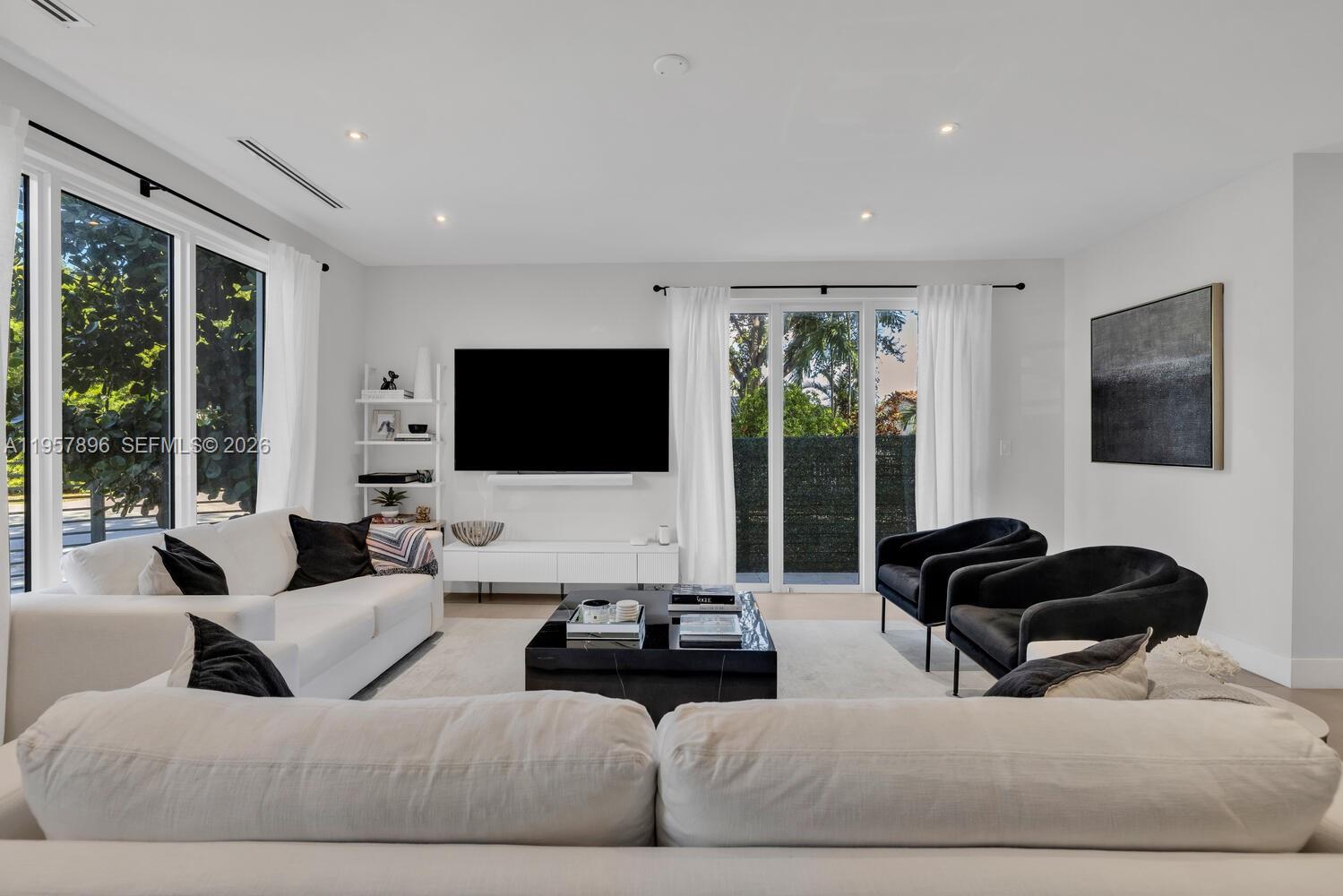 2851 SW 33rd Ct #2851 Miami, FL 33133