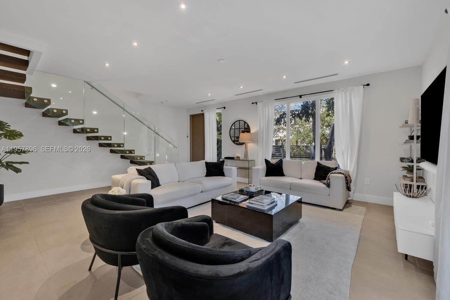 2851 SW 33rd Ct #2851 Miami, FL 33133