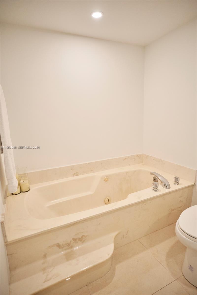 image Brickell Key One11