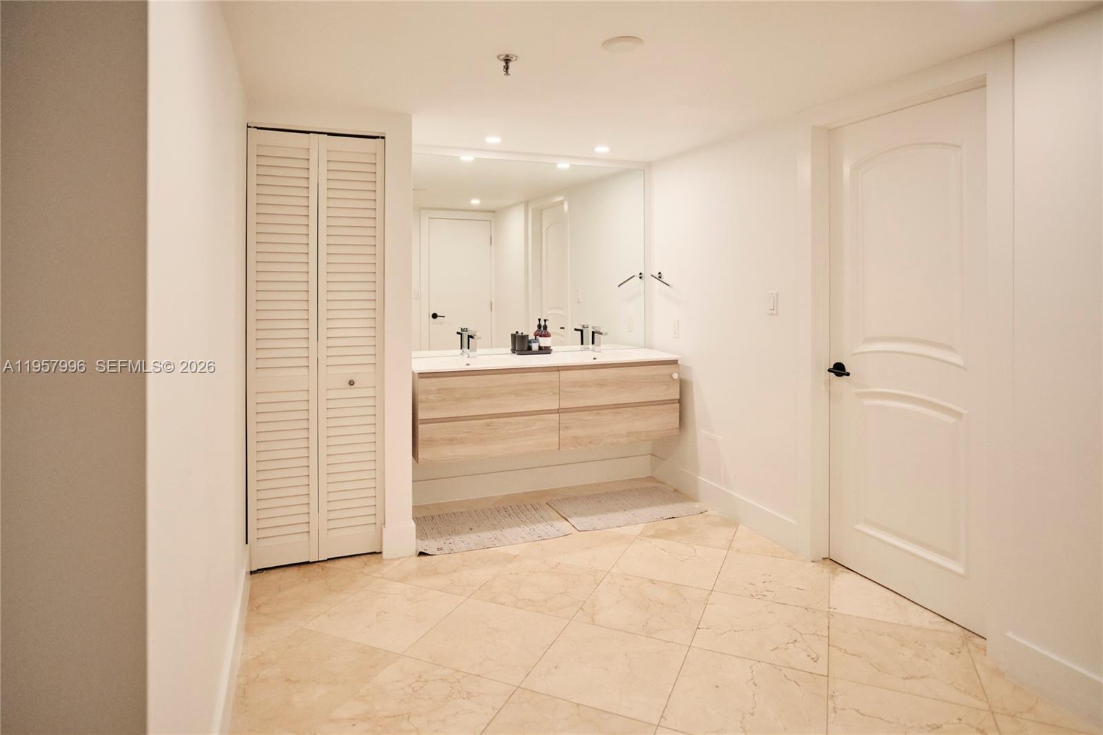 image Brickell Key One12