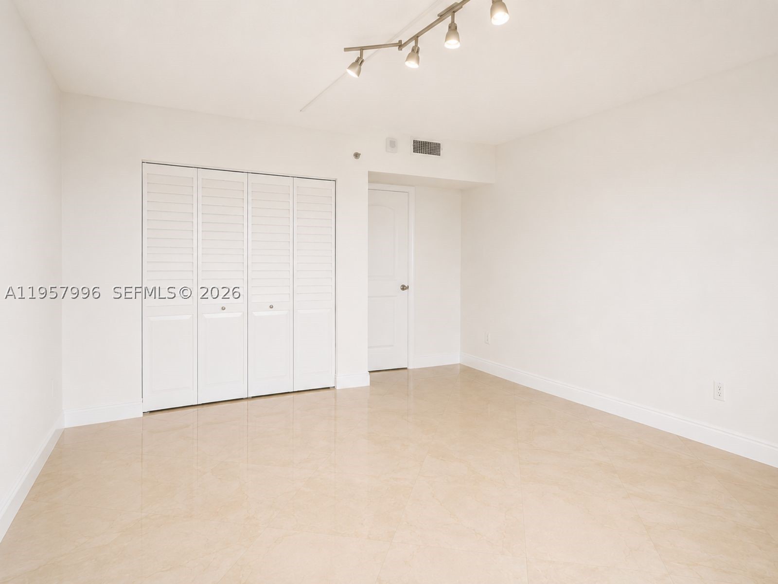 image Brickell Key One30