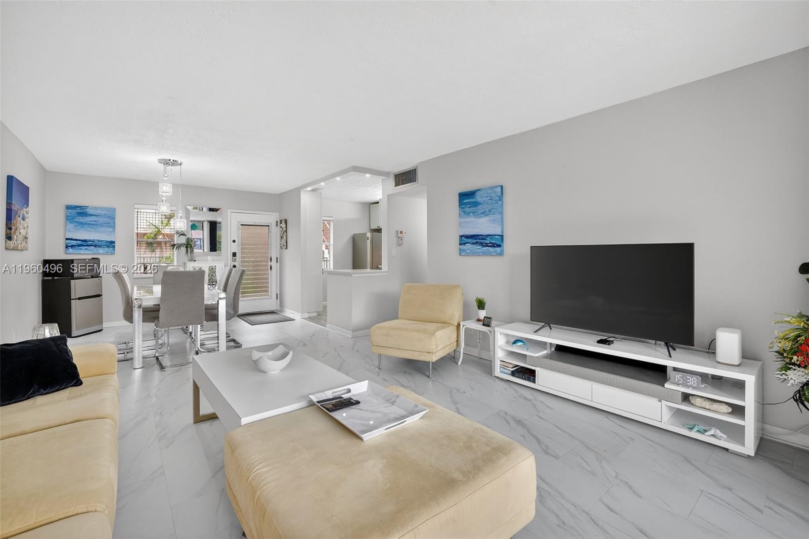 2801 Somerset Dr #205 Lauderdale Lakes, FL 33311