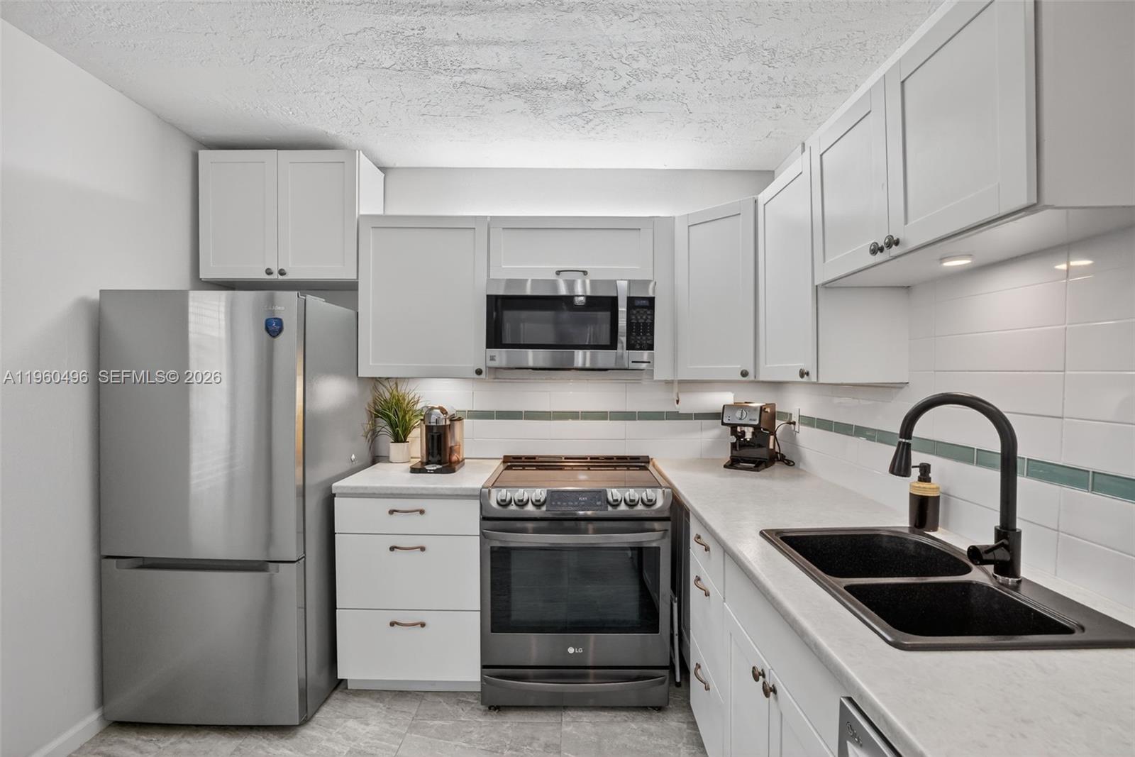 2801 Somerset Dr #205 Lauderdale Lakes, FL 33311