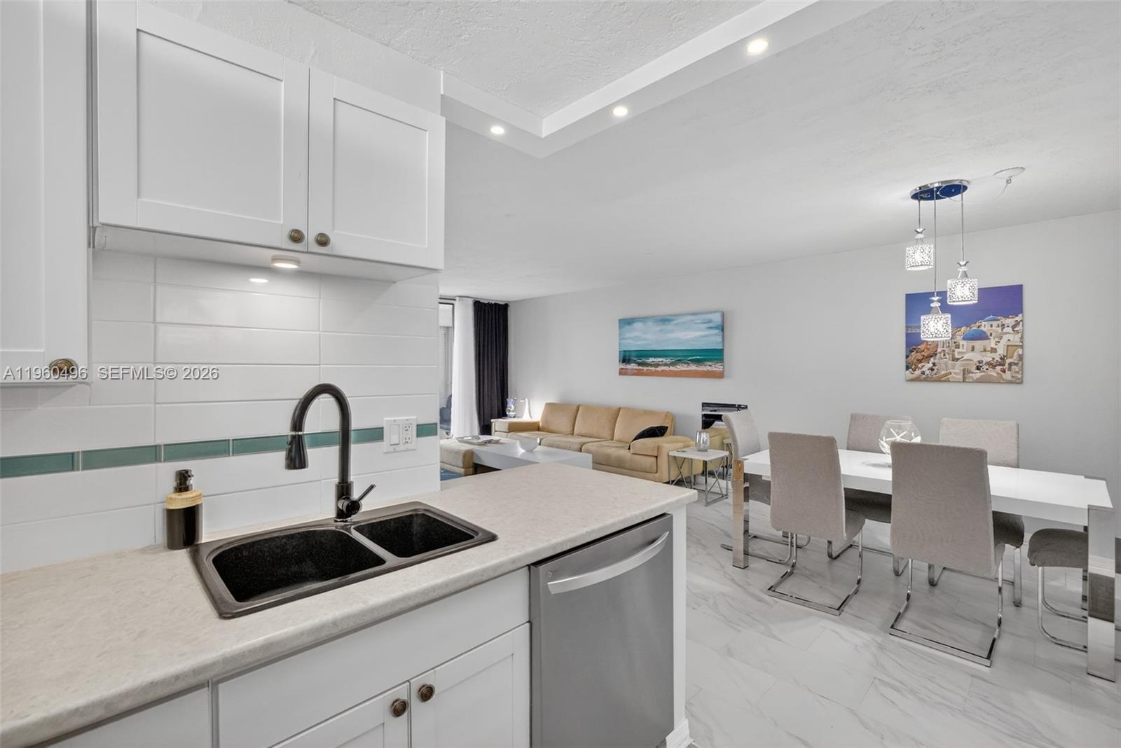 2801 Somerset Dr #205 Lauderdale Lakes, FL 33311