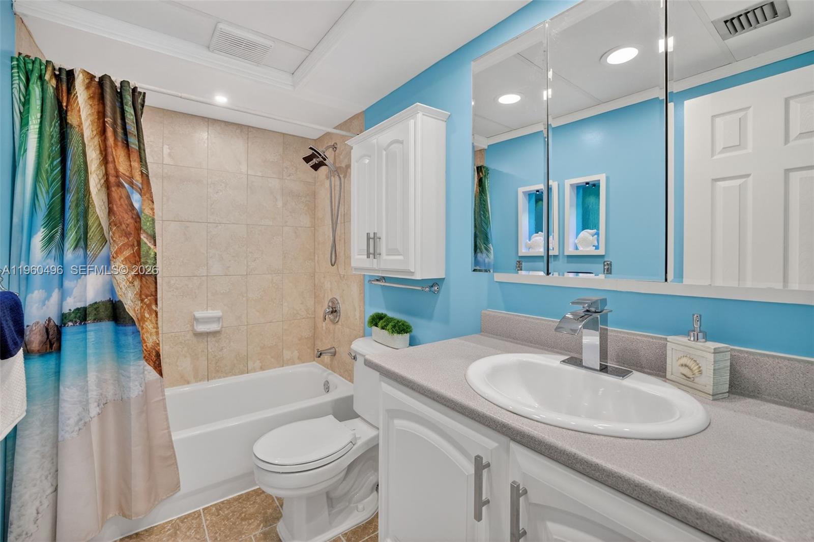 2801 Somerset Dr #205 Lauderdale Lakes, FL 33311