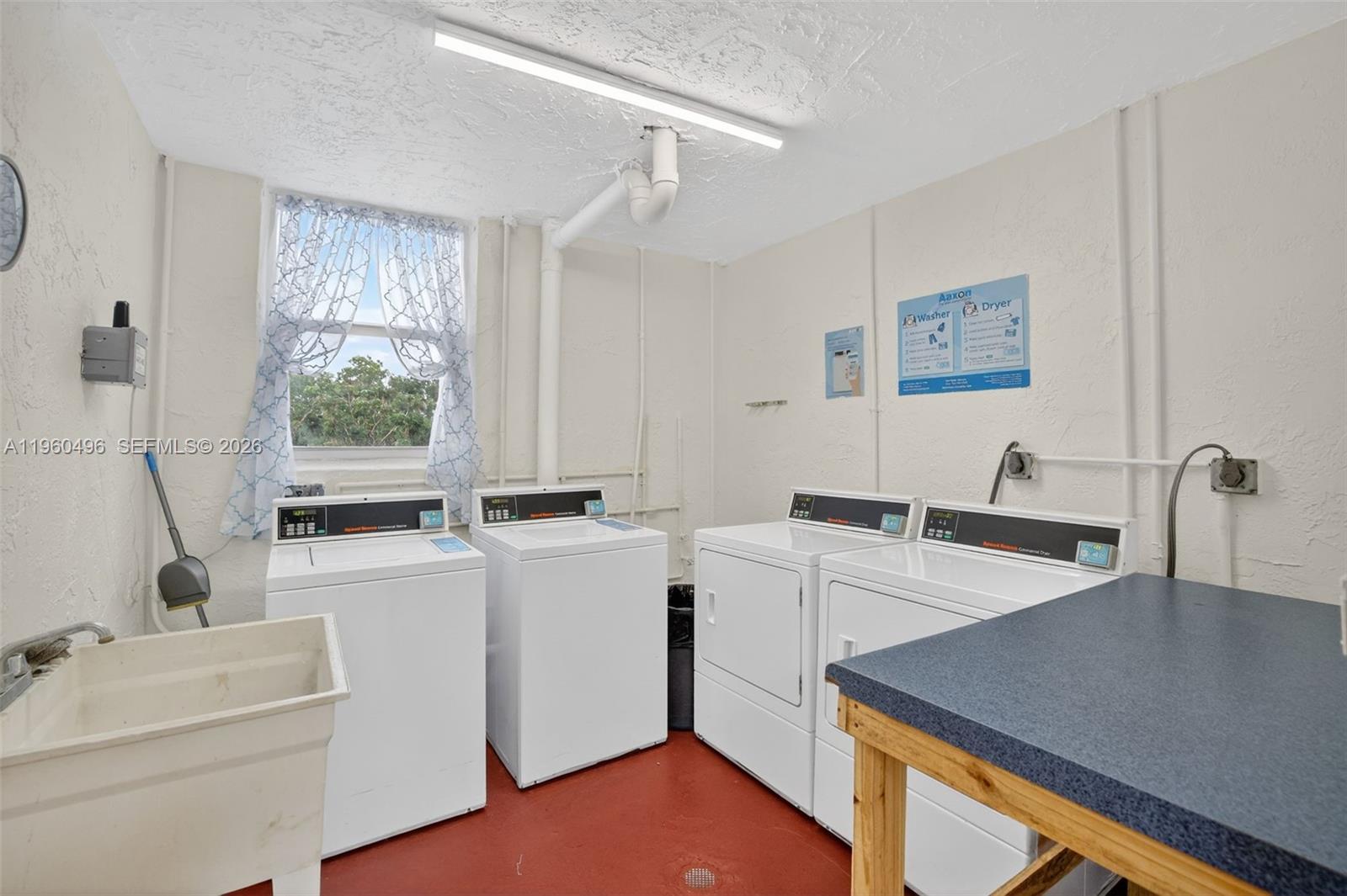 2801 Somerset Dr #205 Lauderdale Lakes, FL 33311