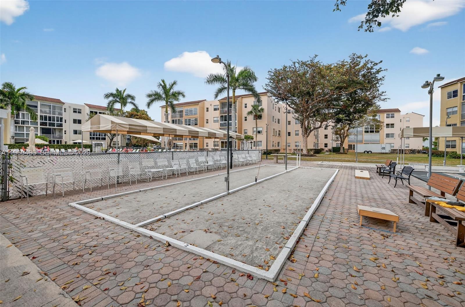 2801 Somerset Dr #205 Lauderdale Lakes, FL 33311