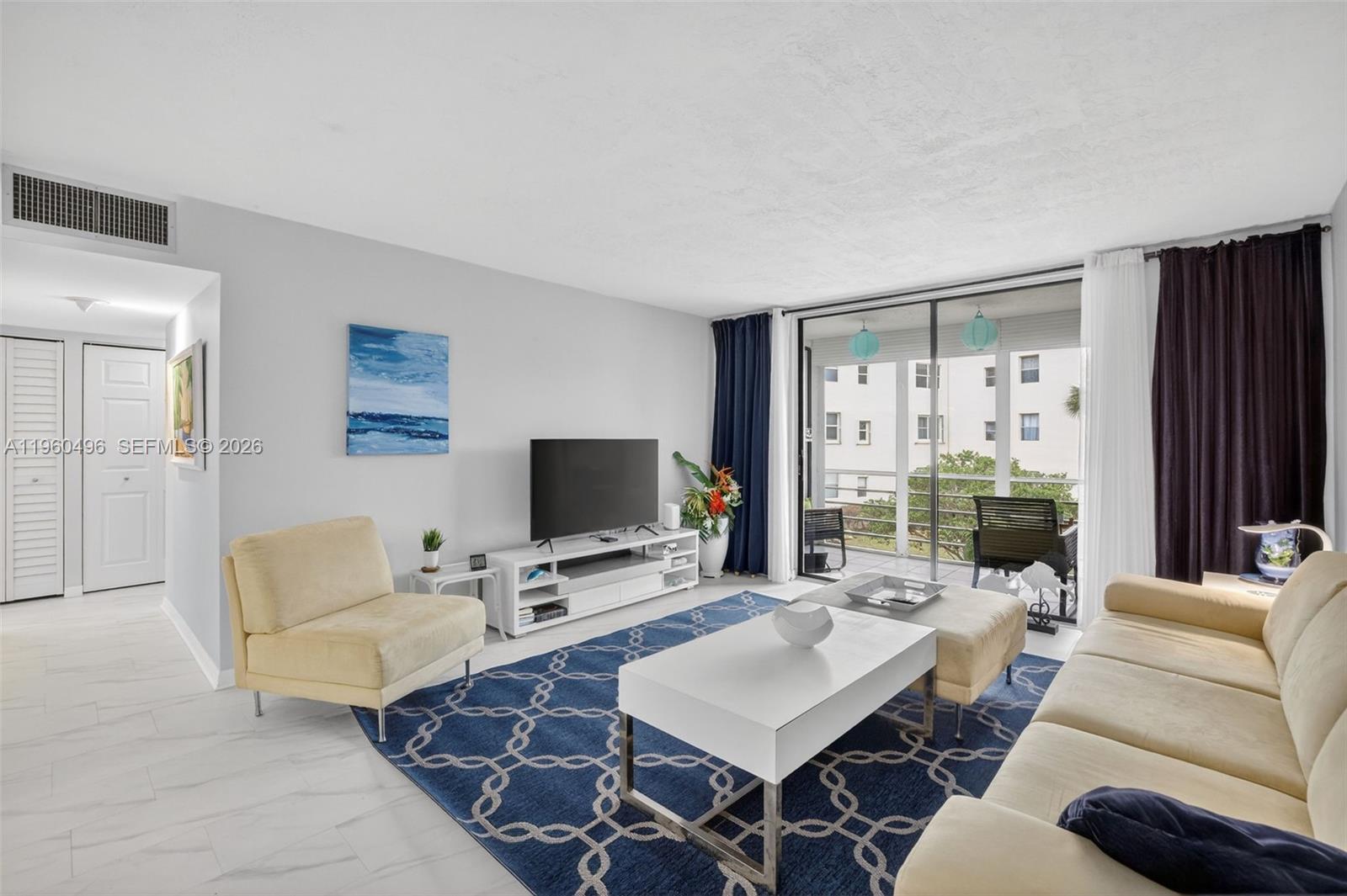 2801 Somerset Dr #205 Lauderdale Lakes, FL 33311