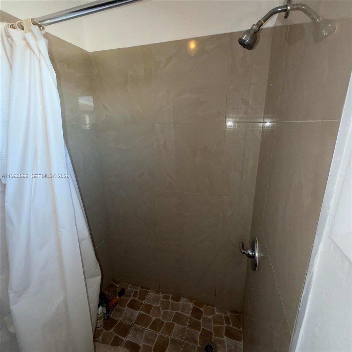 3050 NW 26th St Miami, FL 33142