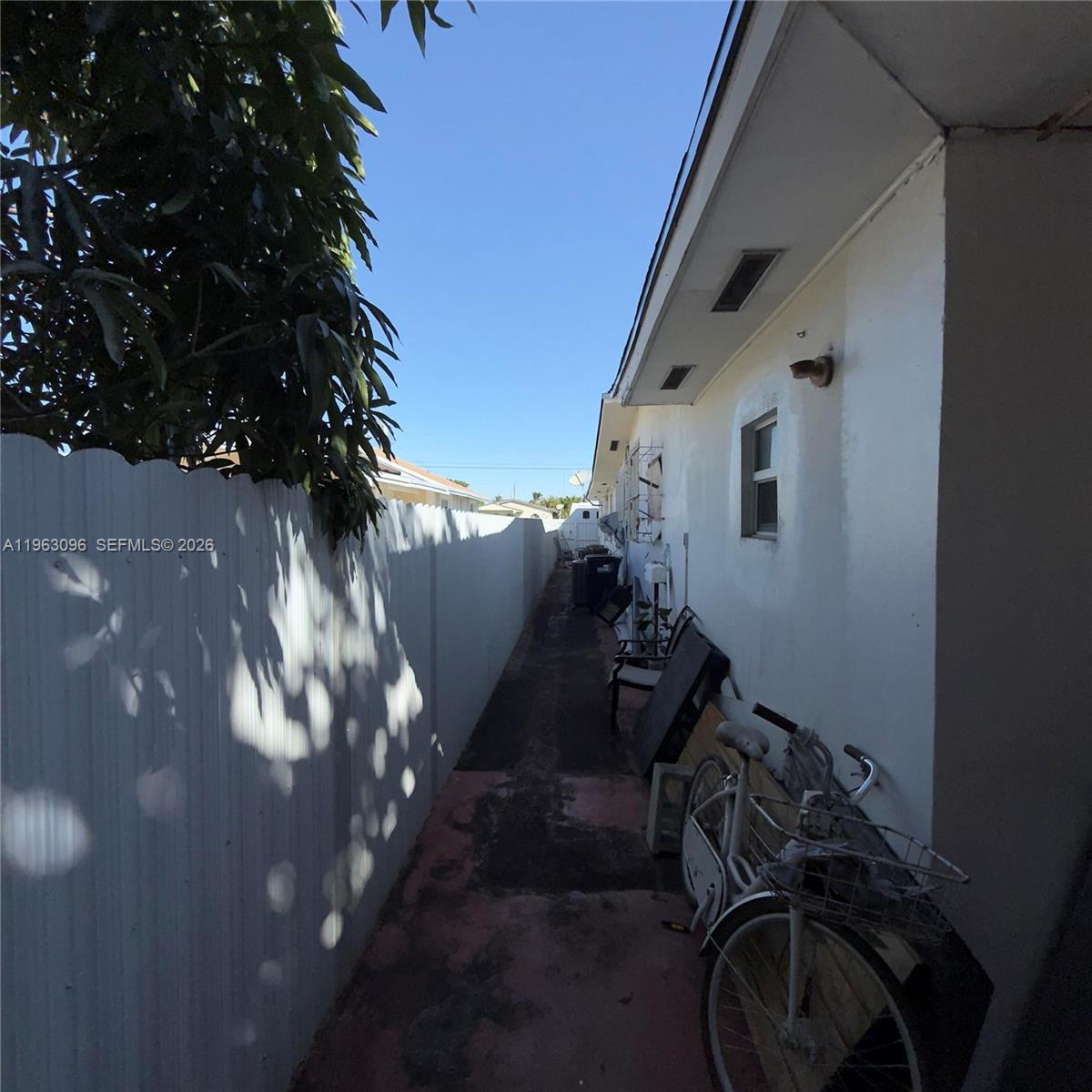 3050 NW 26th St Miami, FL 33142