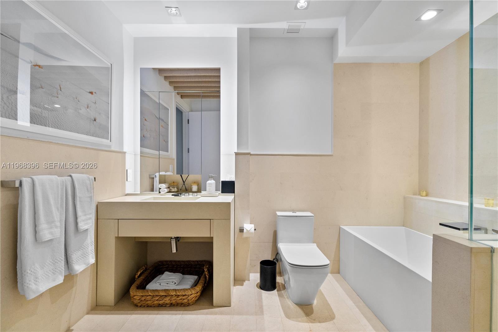 image 1 Hotel & Homes South Beach39