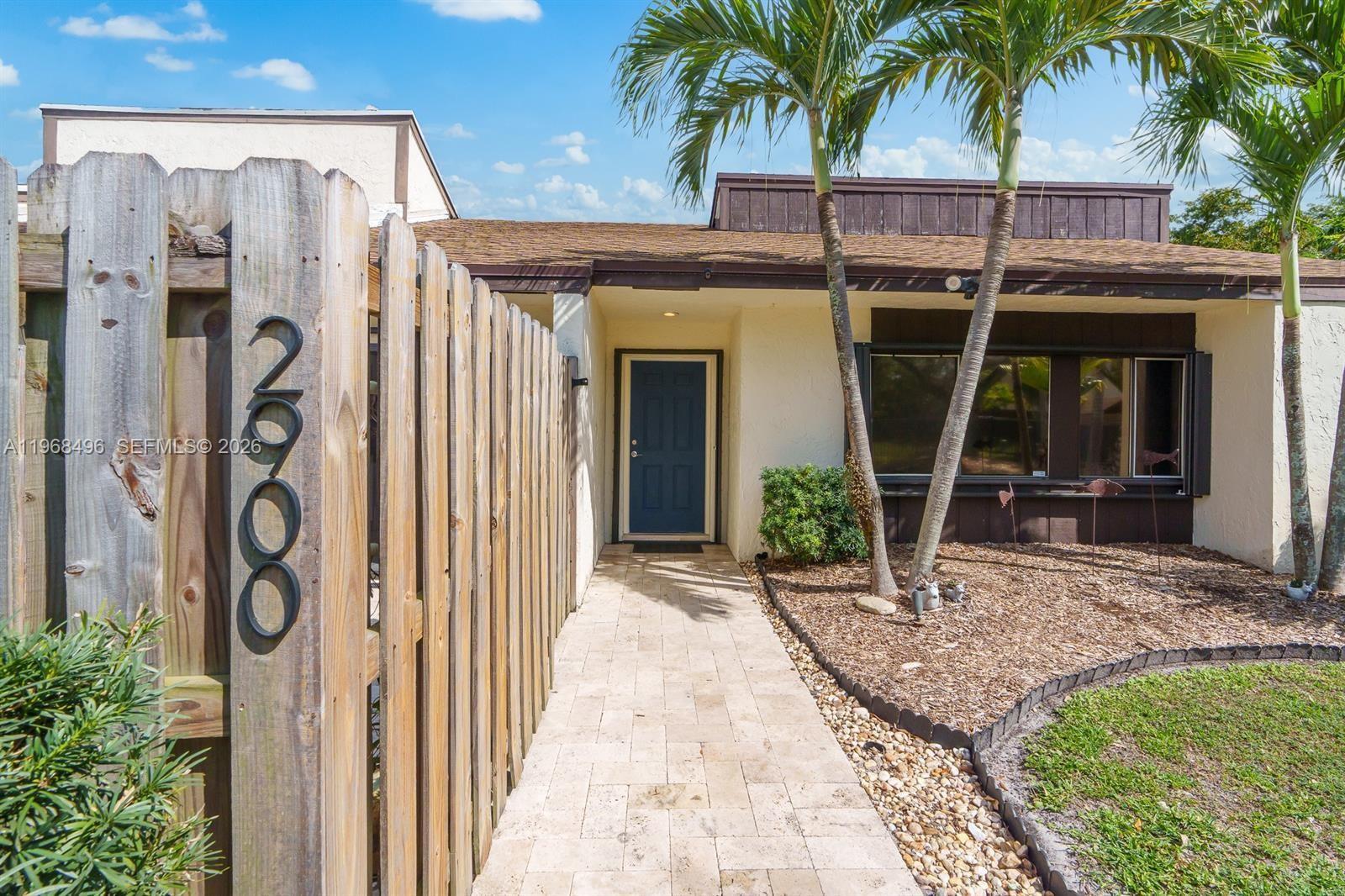 2900 NW 69th Ct Fort Lauderdale, FL 33309