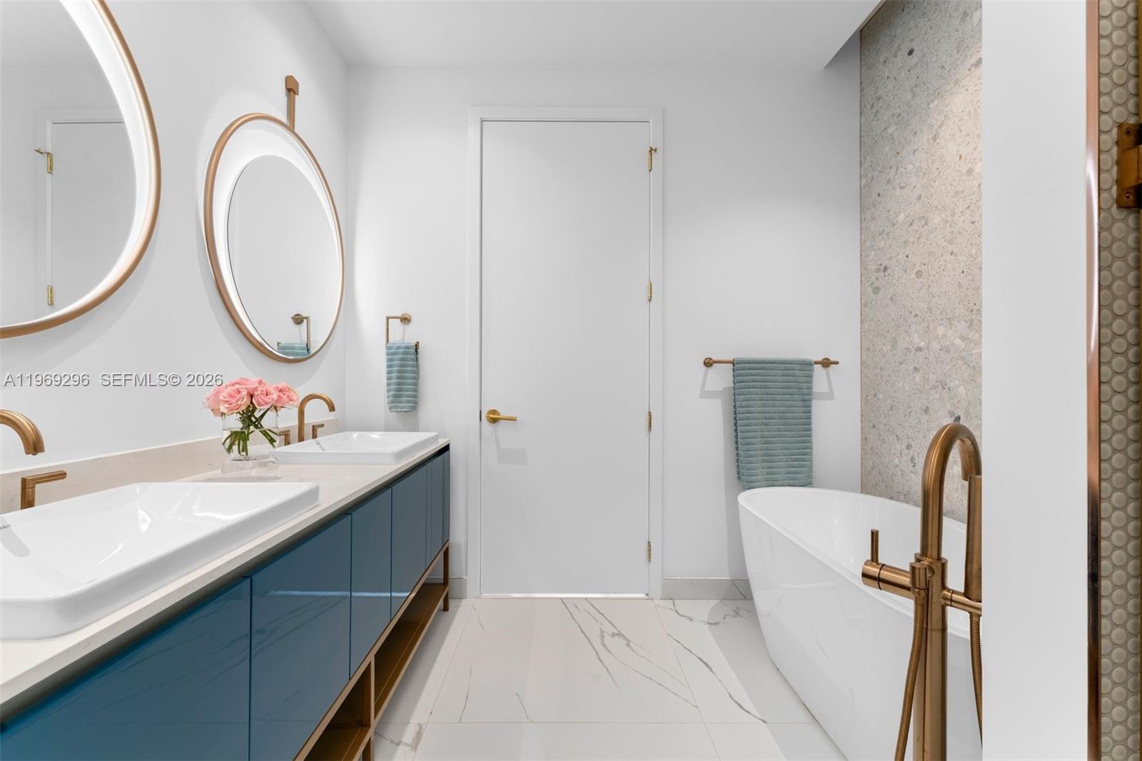 2655 S Bayshore Dr #LPH 2012 Miami, FL 33133