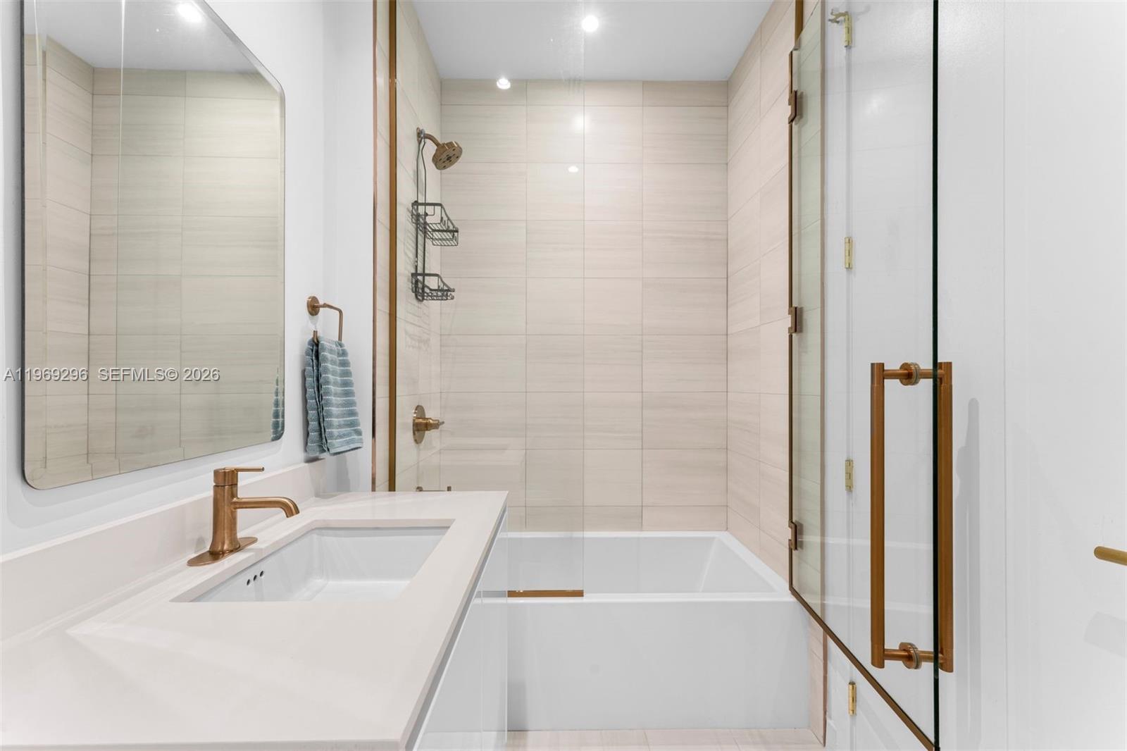 2655 S Bayshore Dr #LPH 2012 Miami, FL 33133