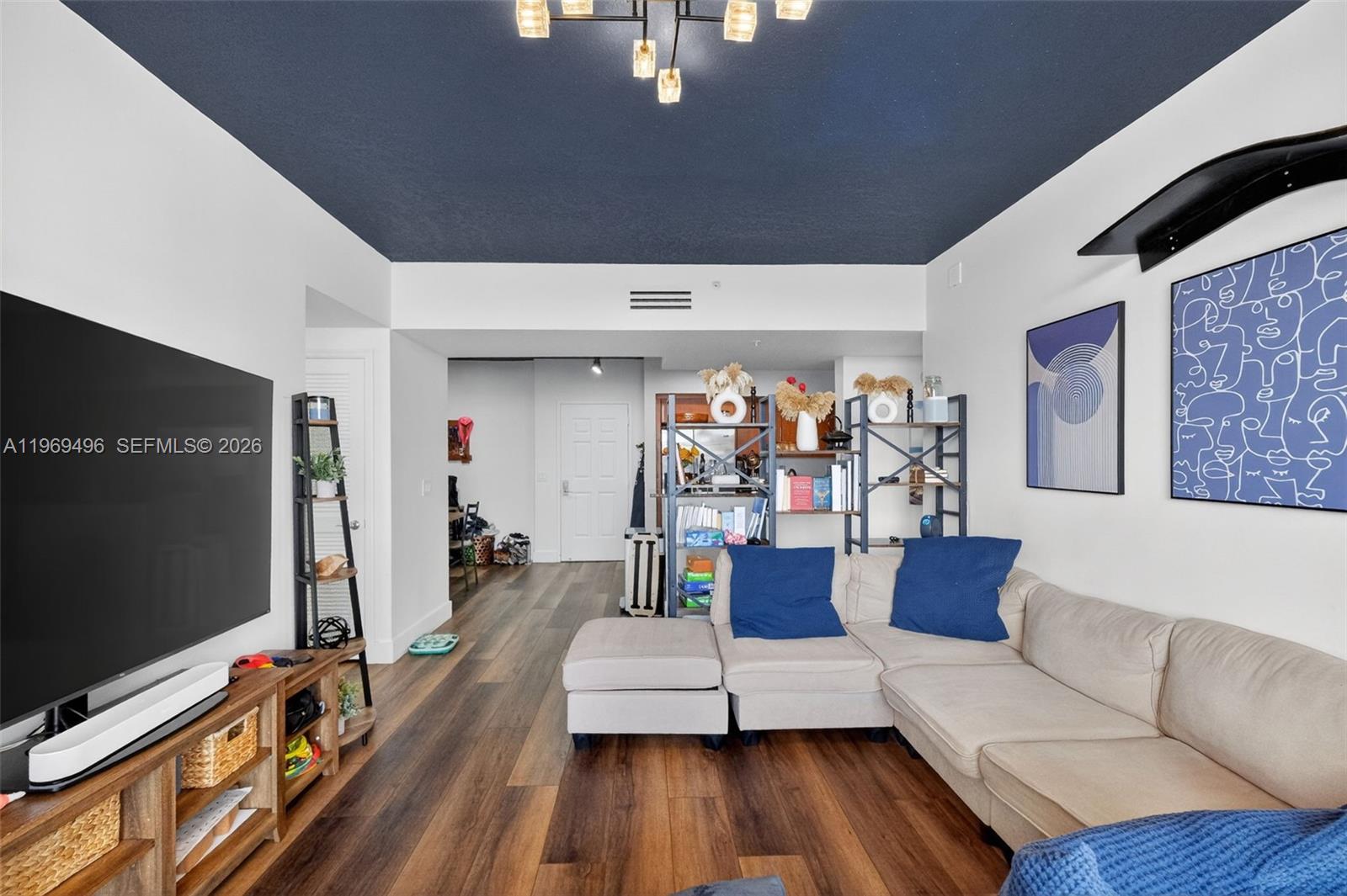 888 S Douglas Rd #1204 Coral Gables, FL 33134