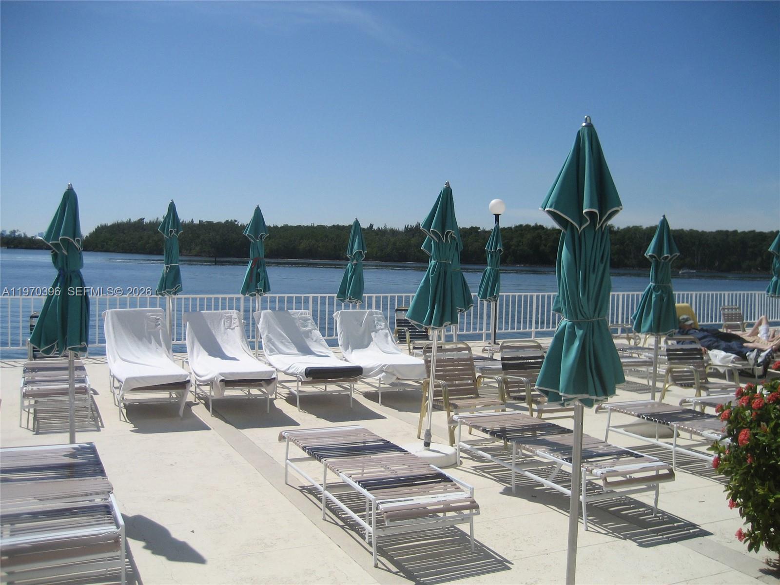 image Arlen House Condo13