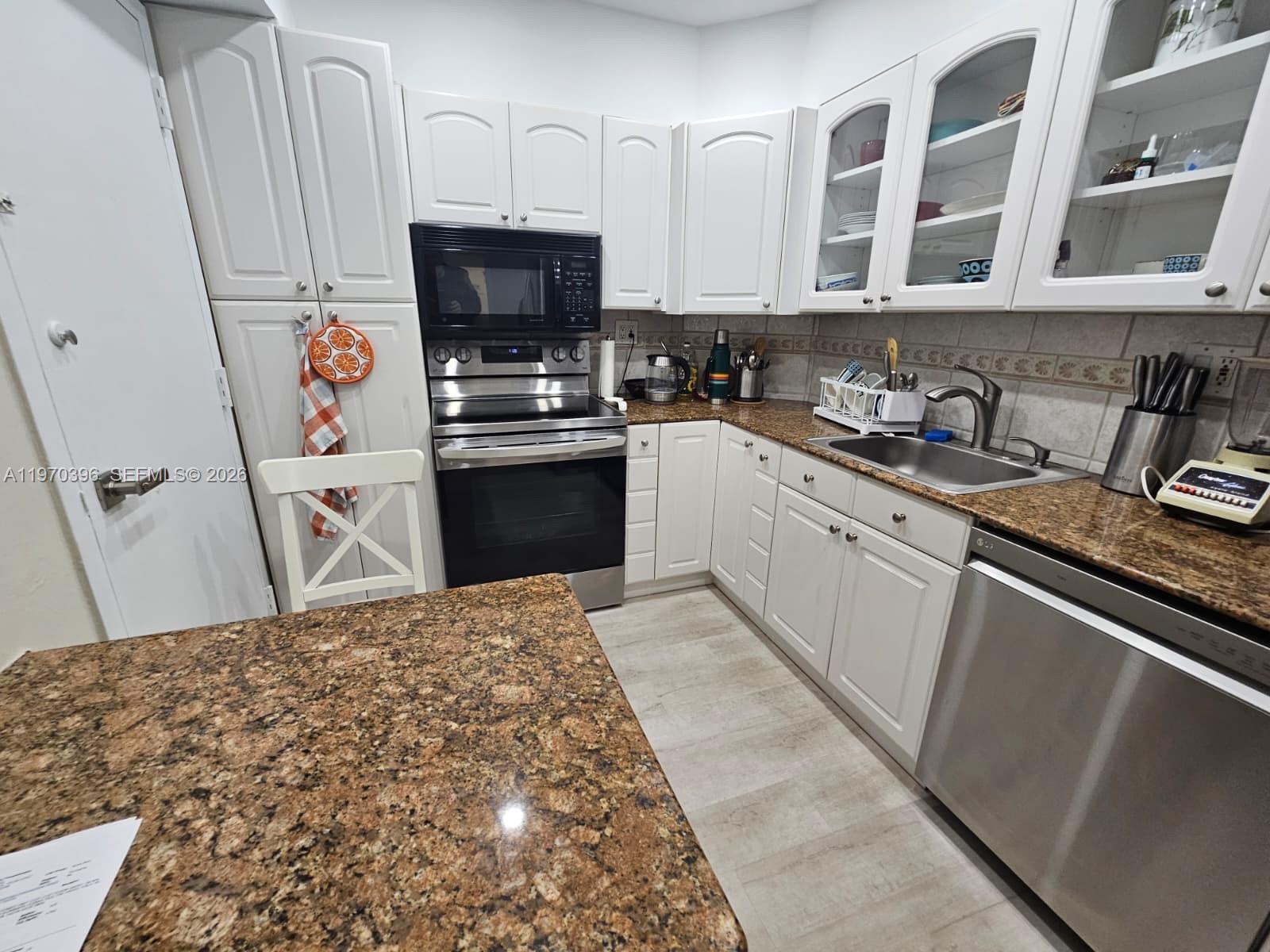 image Arlen House Condo2