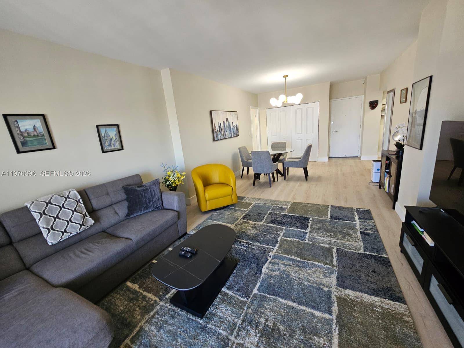 image Arlen House Condo5