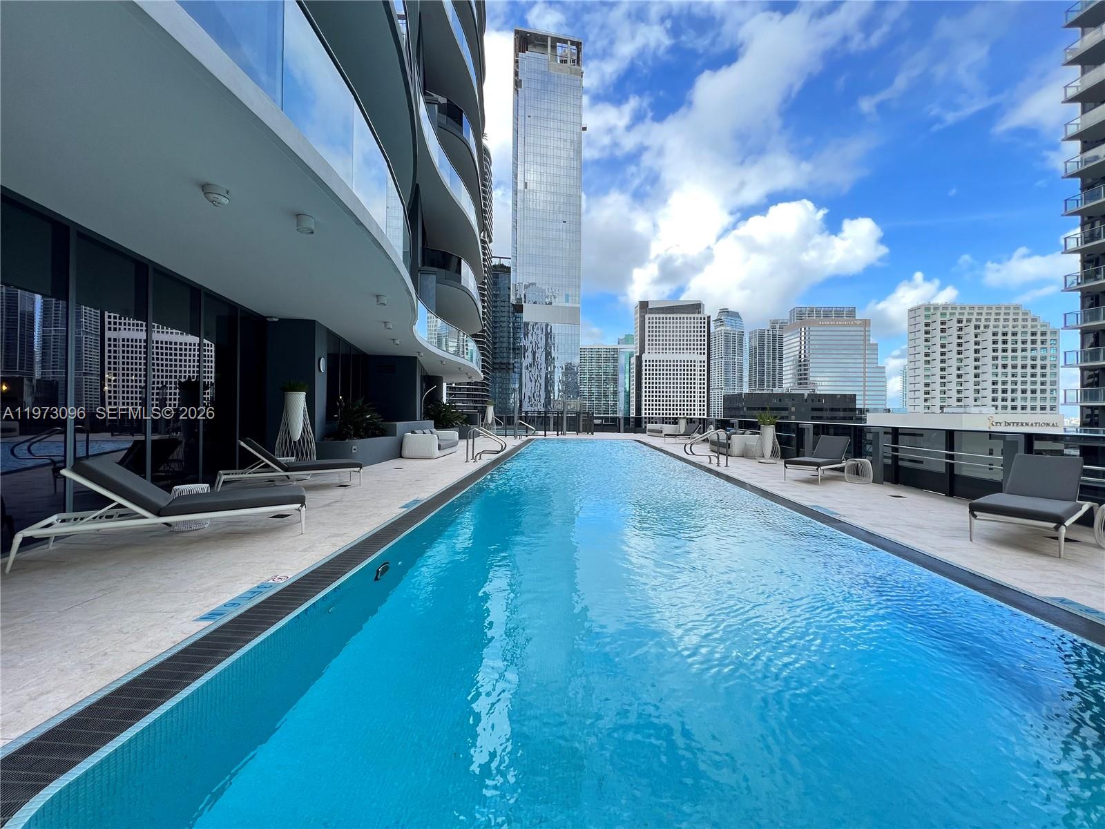 image Brickell Flatiron26