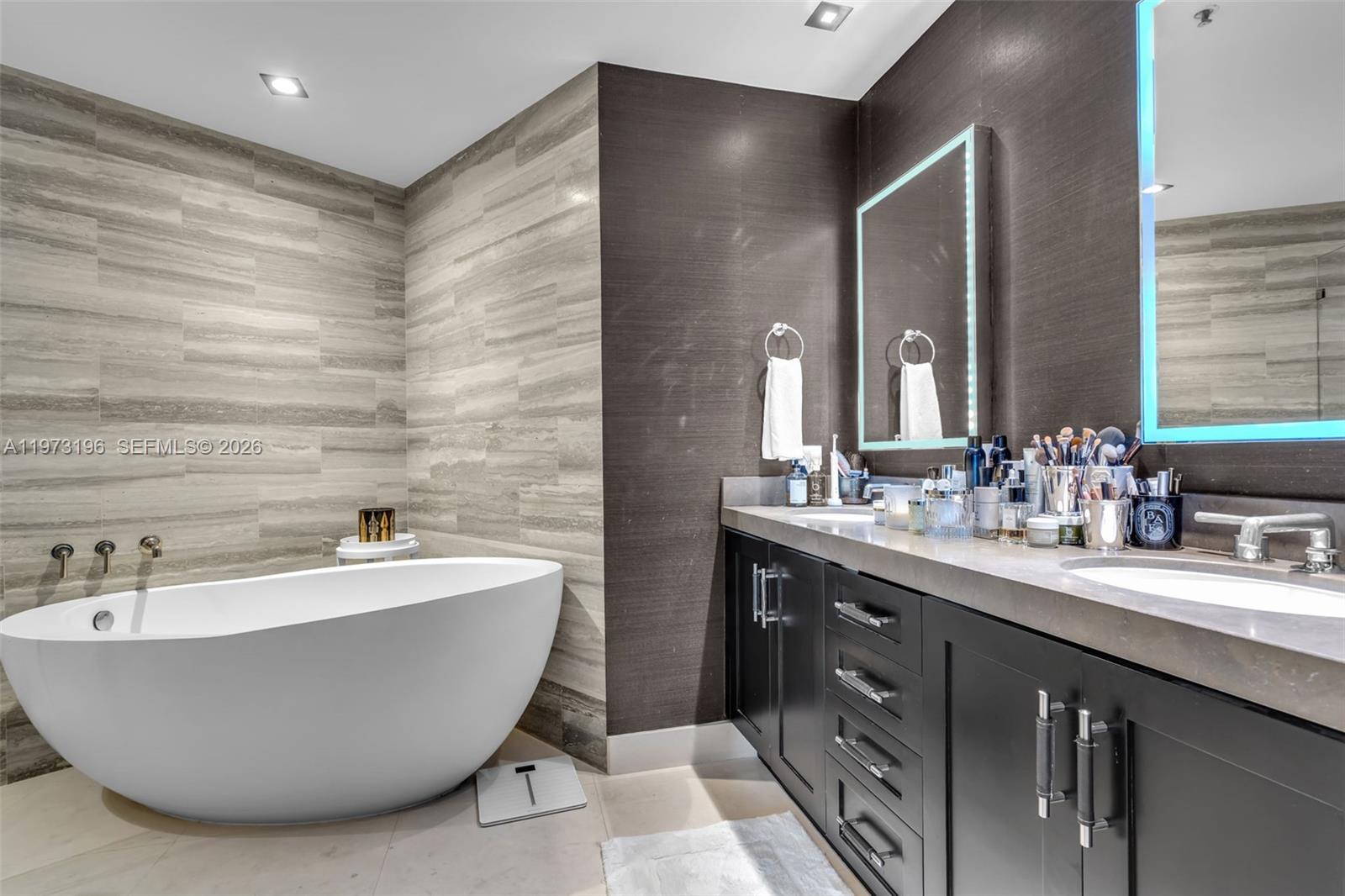 848 Brickell Key Dr #LPH4401 Miami, FL 33131