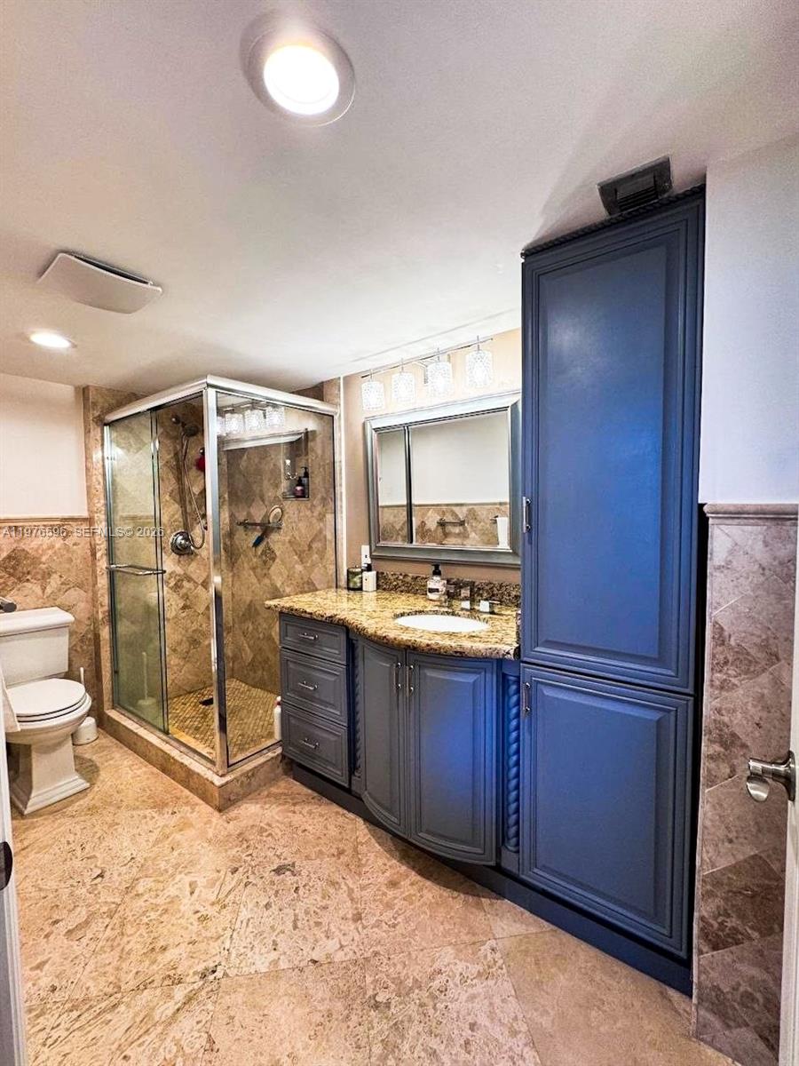 image Winston Towers 70010