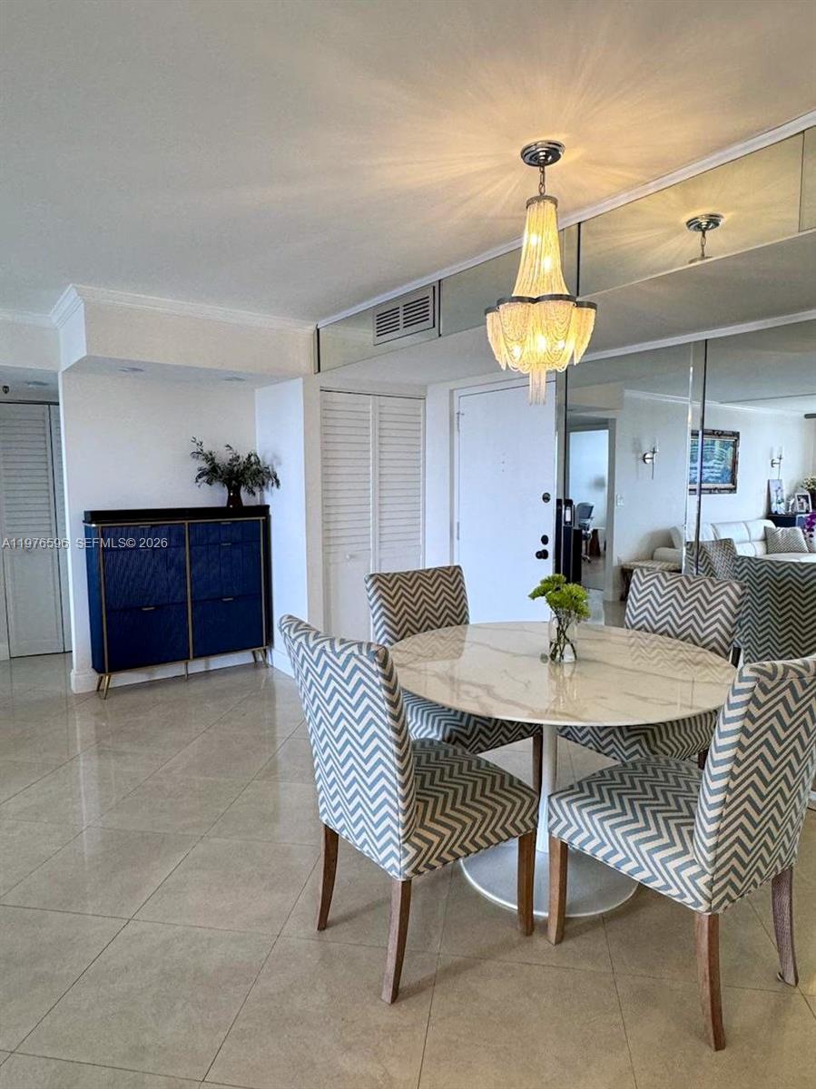 image Winston Towers 7001