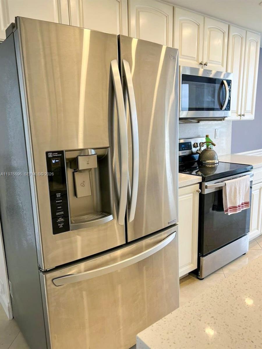 image Winston Towers 7006