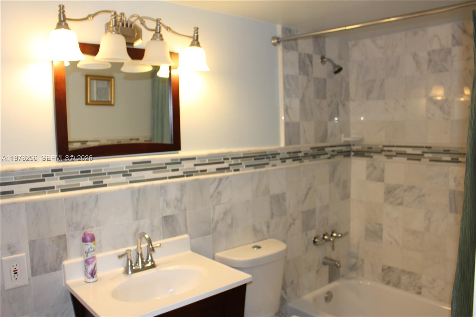 7208 Fairway Dr #I8 Miami Lakes, FL 33014