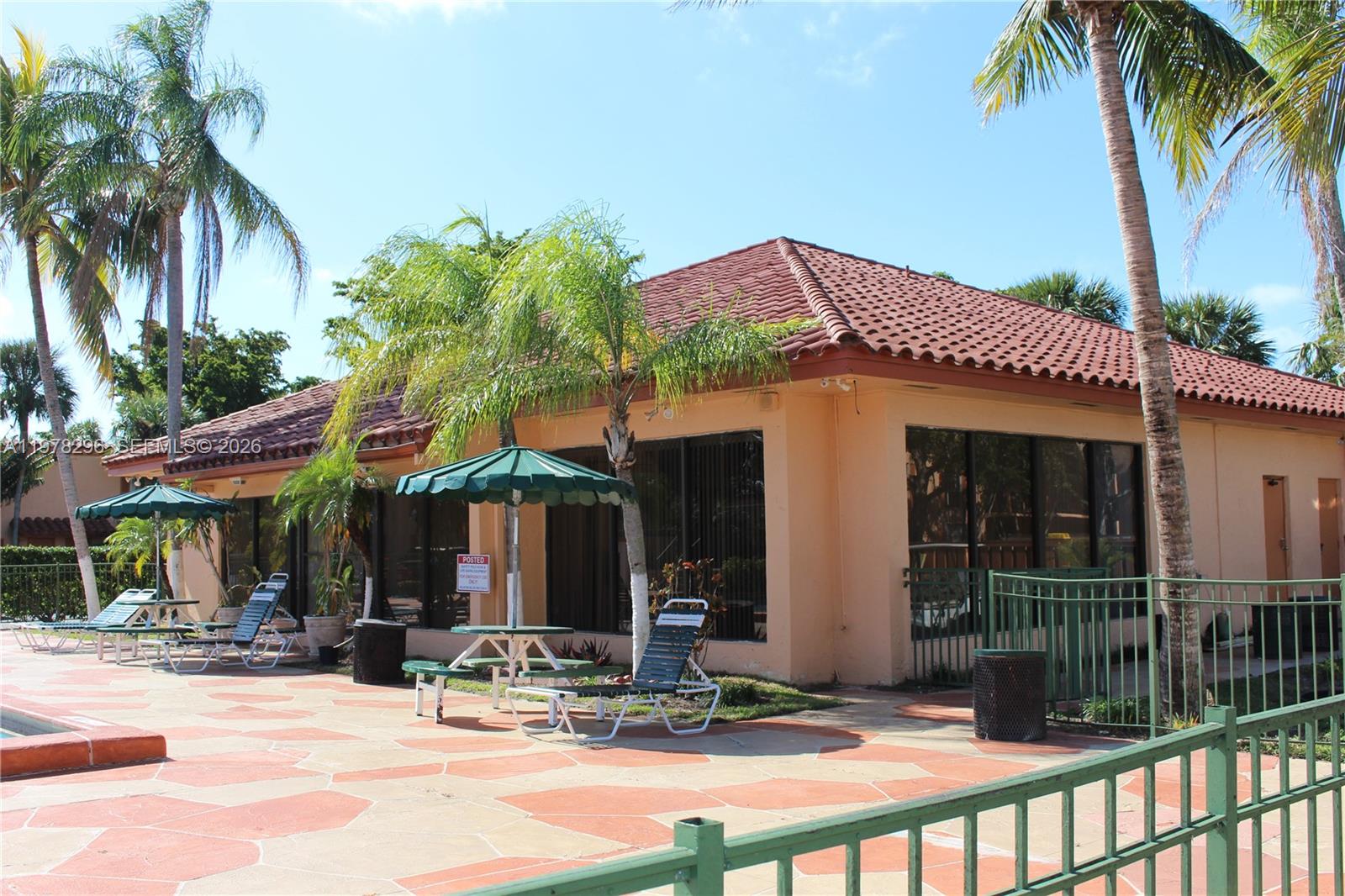 7208 Fairway Dr #I8 Miami Lakes, FL 33014