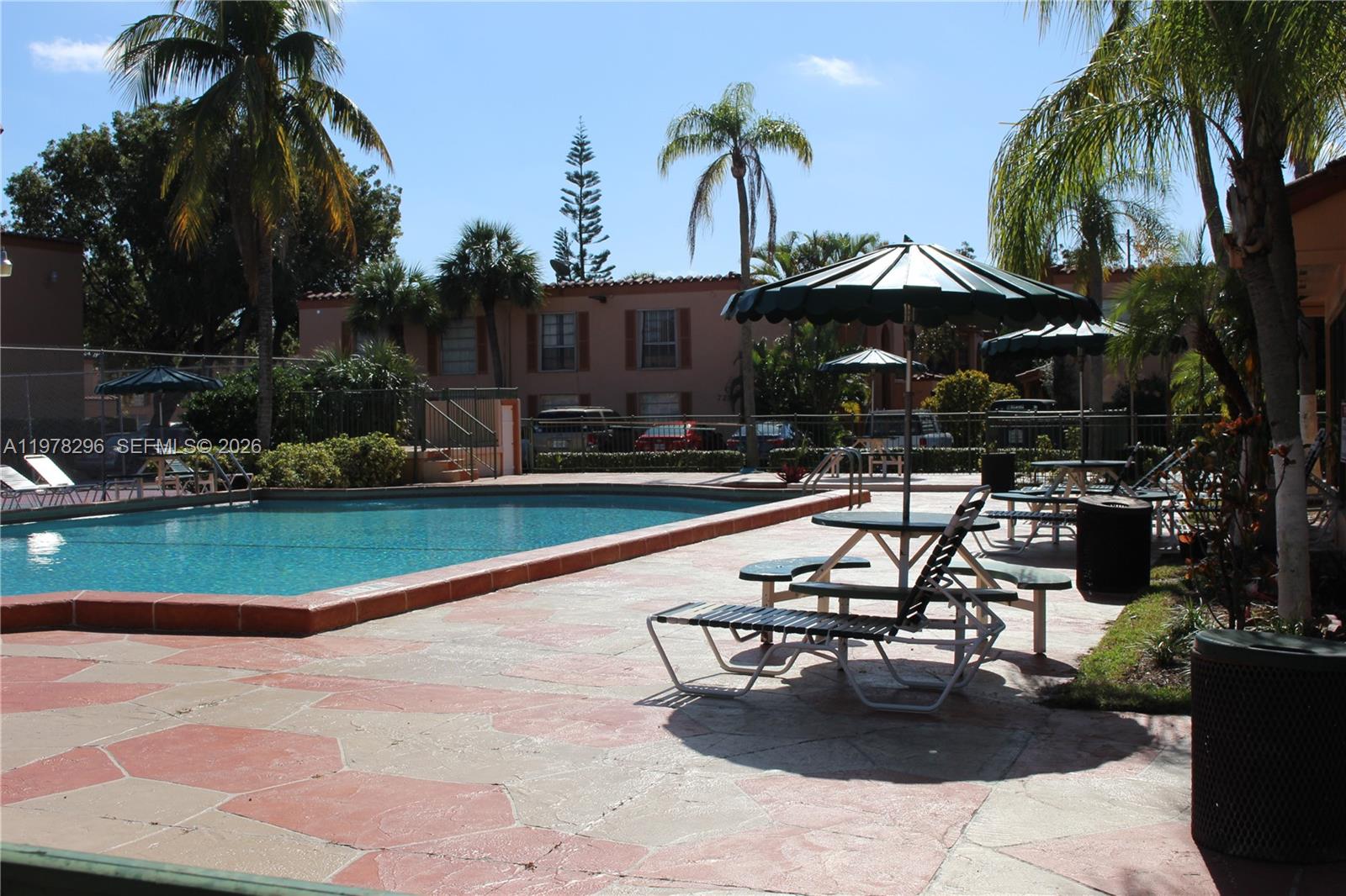 7208 Fairway Dr #I8 Miami Lakes, FL 33014