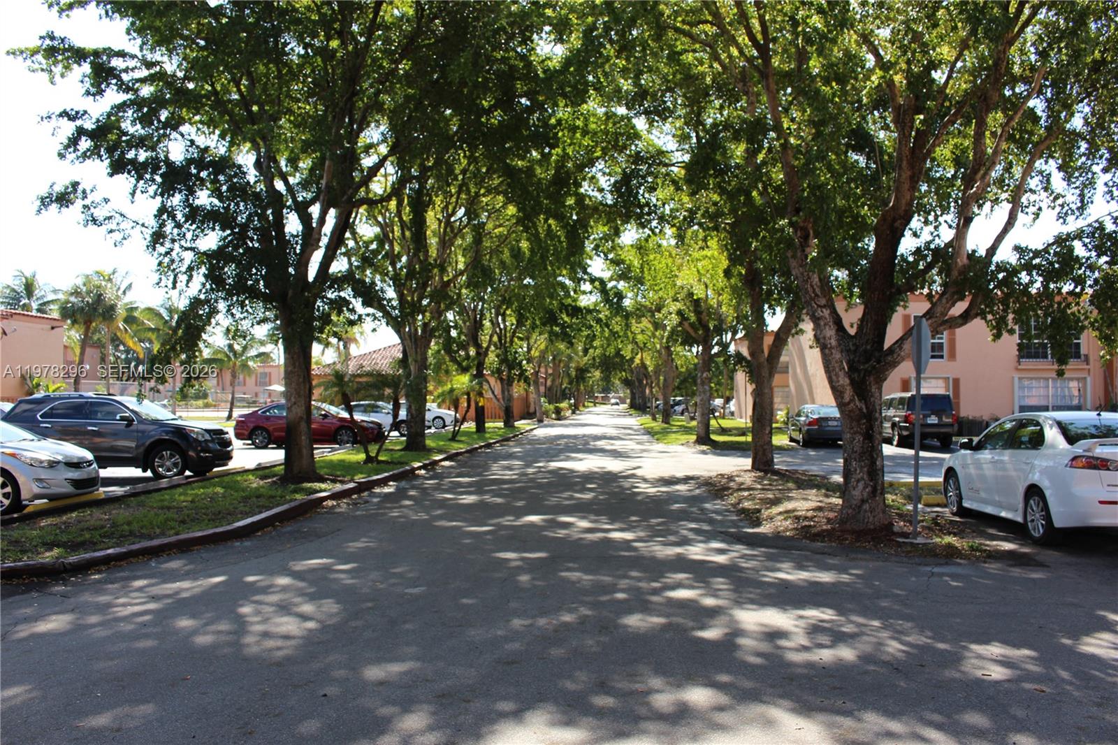 7208 Fairway Dr #I8 Miami Lakes, FL 33014