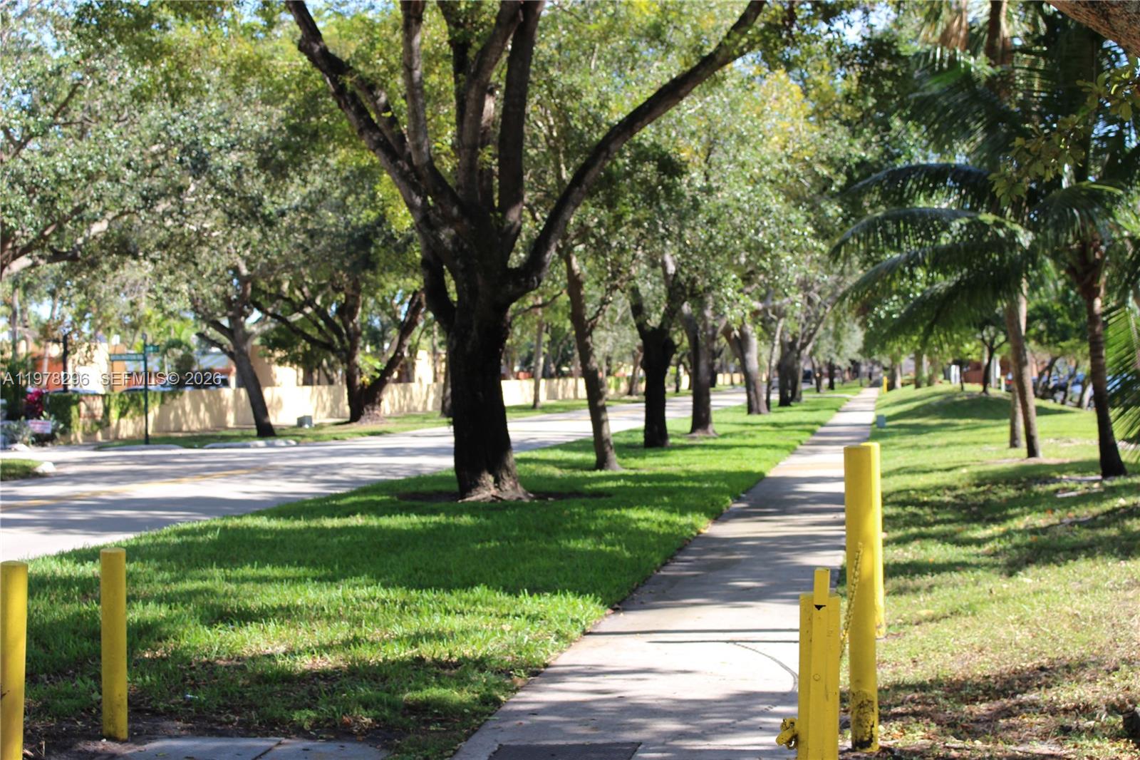 7208 Fairway Dr #I8 Miami Lakes, FL 33014