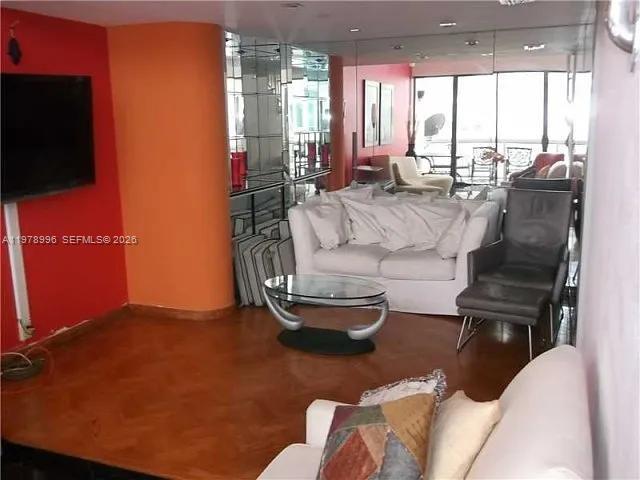 20185 E Country Clb Dr #TS-3 Aventura, FL 33180