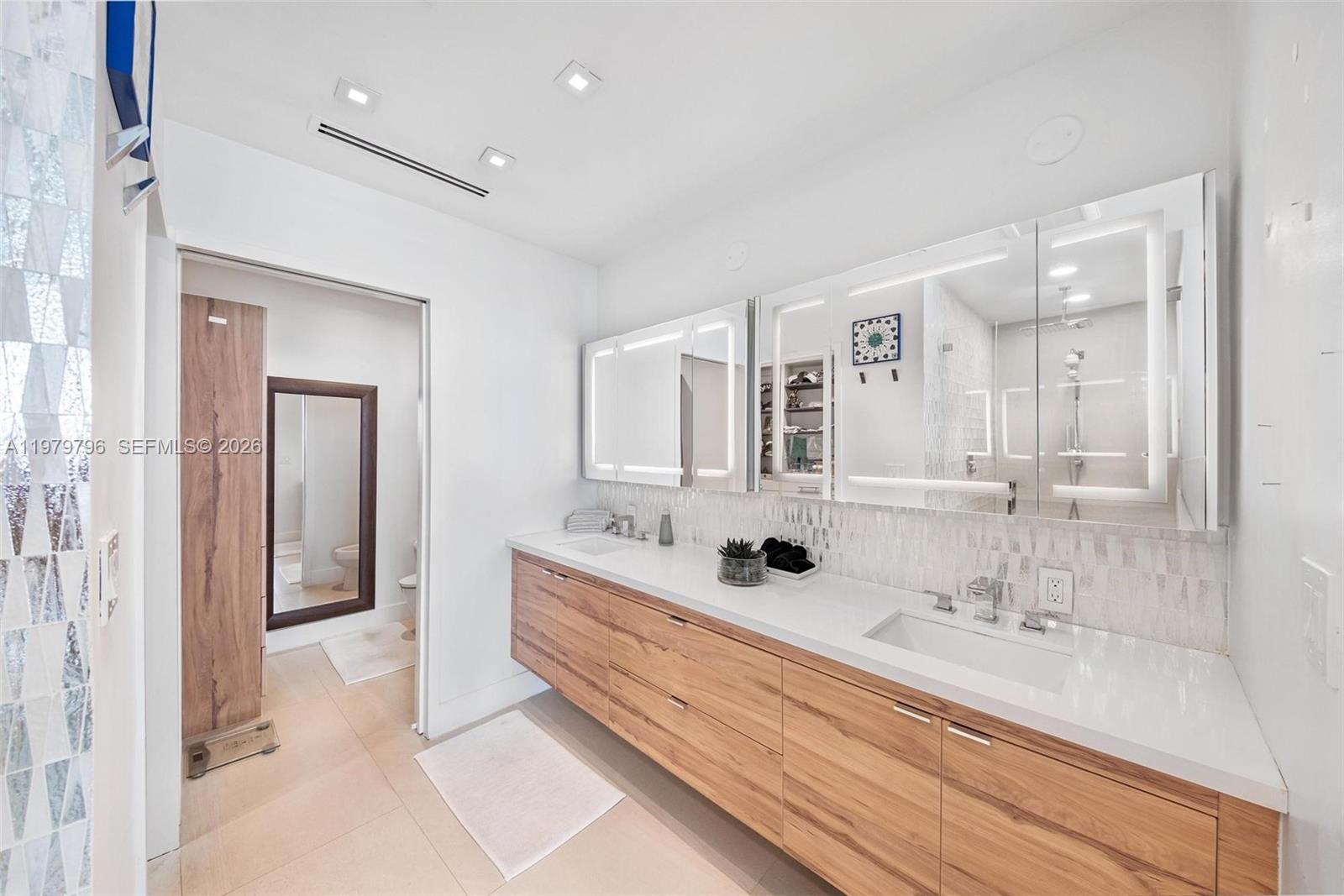 2020 N Bayshore Dr #2510 Miami, FL 33137