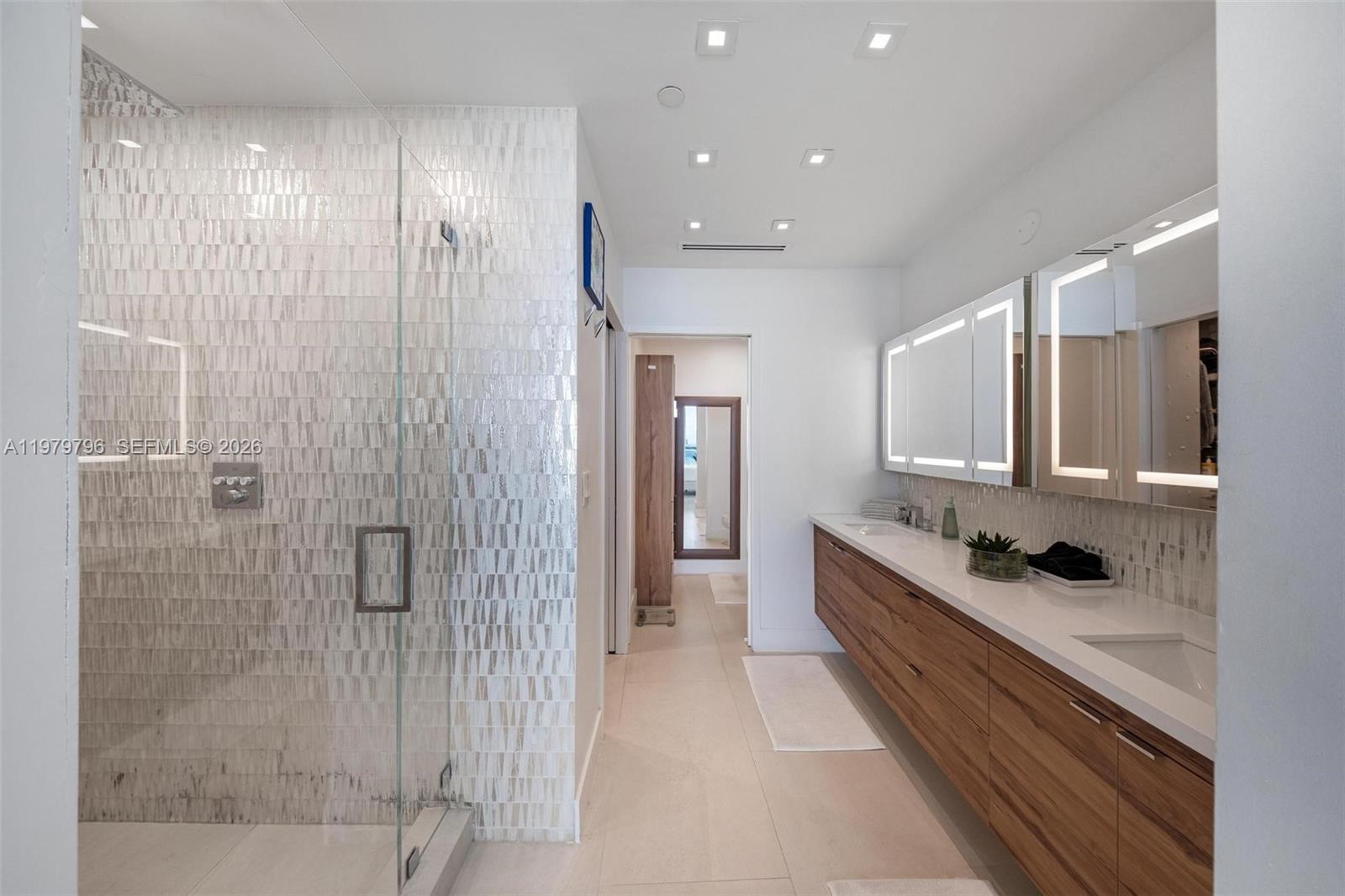 2020 N Bayshore Dr #2510 Miami, FL 33137