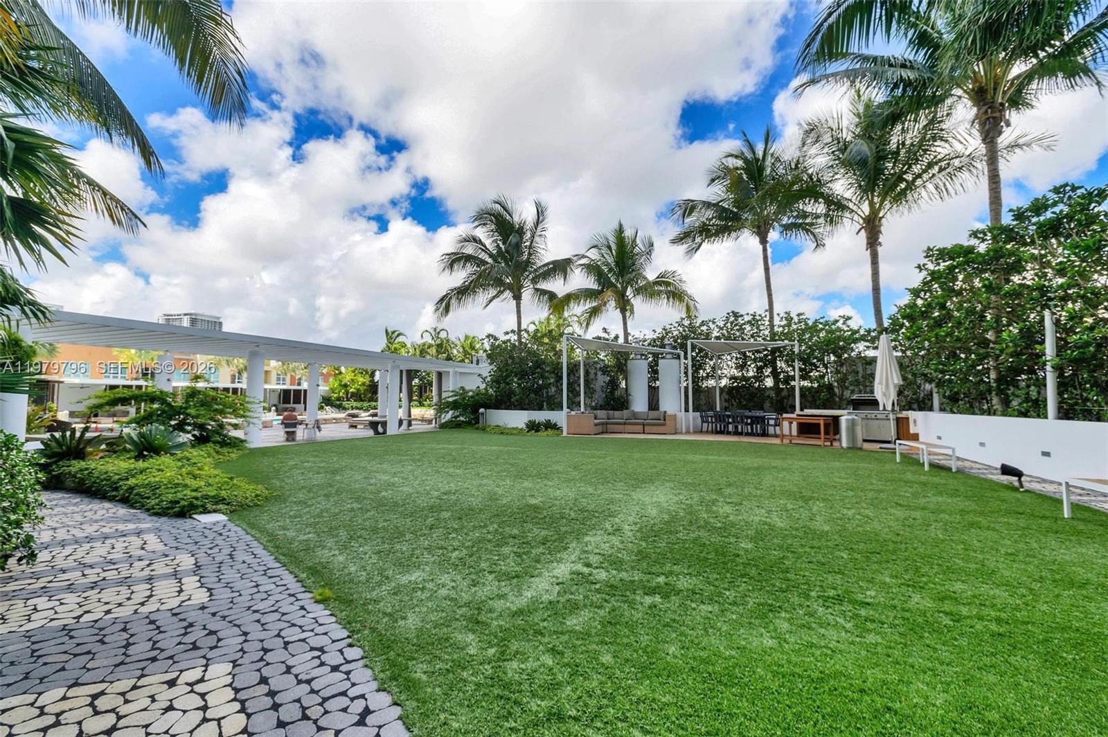 2020 N Bayshore Dr #2510 Miami, FL 33137