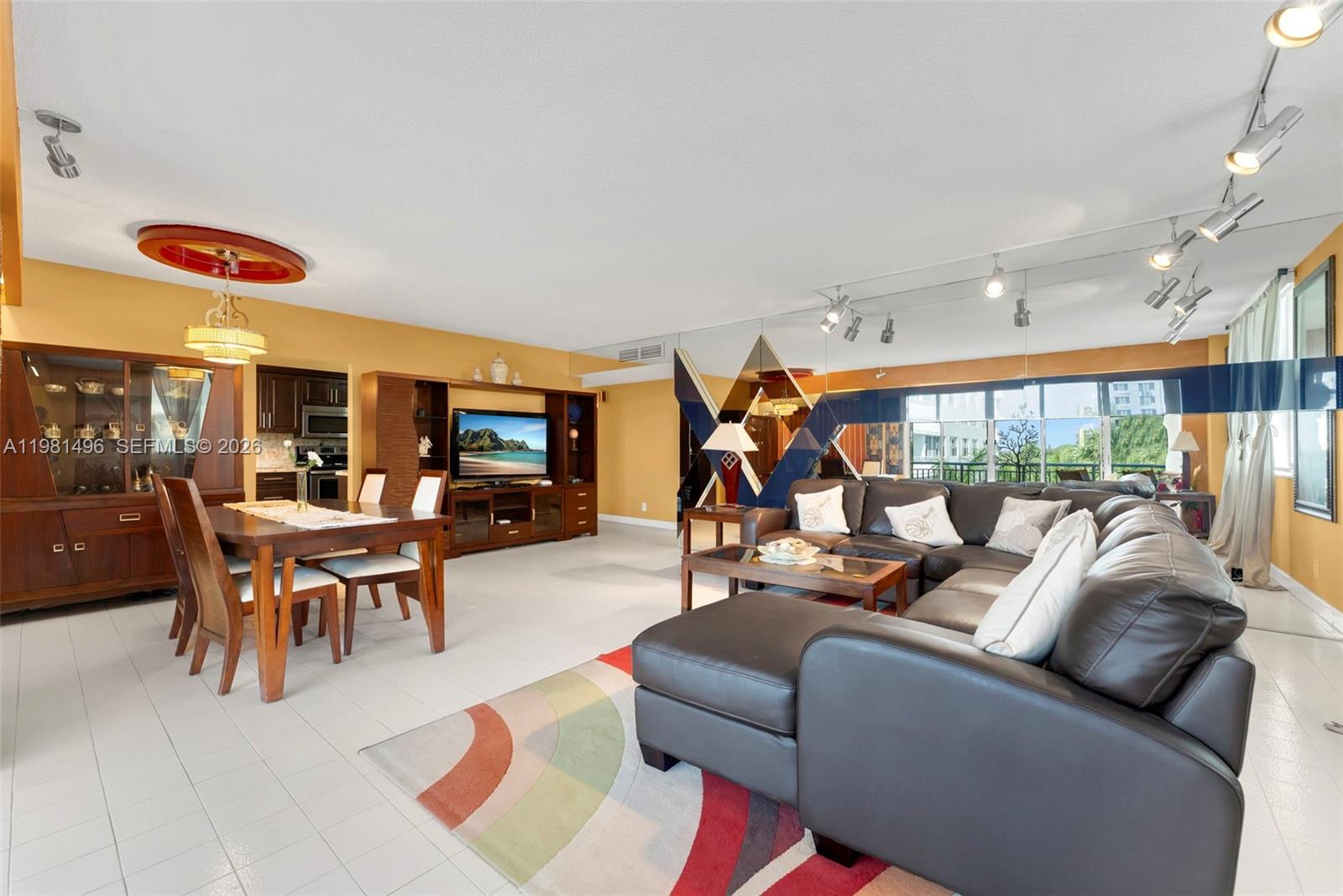 3800 Hillcrest Dr #412 Hollywood, FL 33021